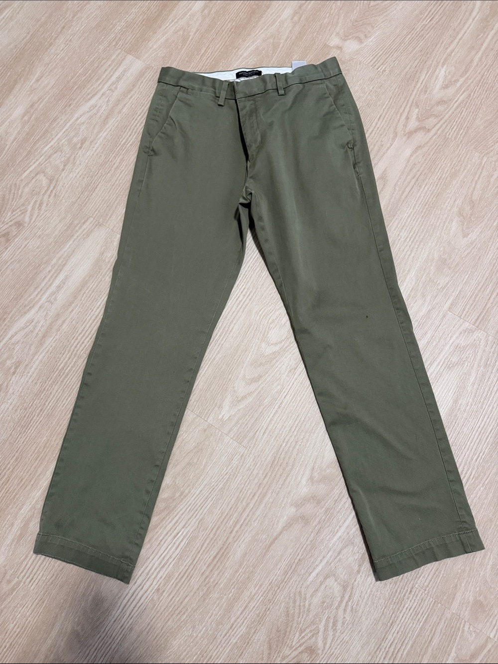 Banana Republic | Men's Aiden Slim Fit Olive Green Chino Pants (size (31x30)